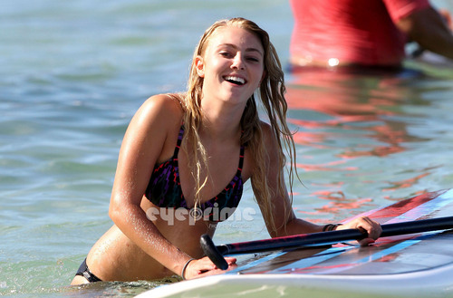  AnnaSophia paddle surfing in Hawaii, Jul 4