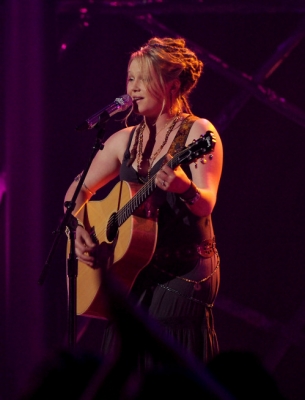  Assorted Crystal Bowersox foto's