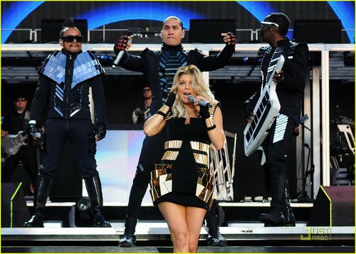  Fergie: Wireless Festival with Black Eyed Peas!