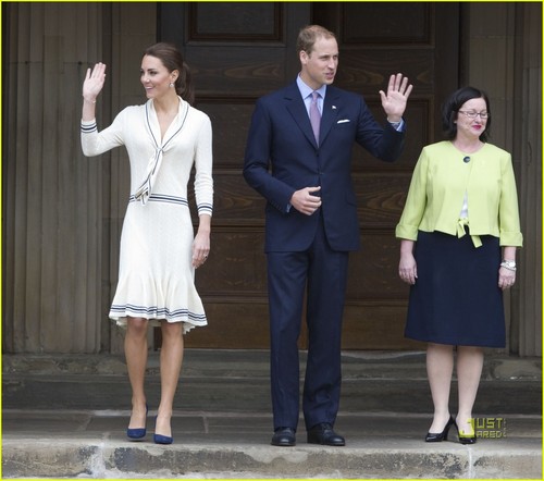  Prince William & Kate: Province House Visit!