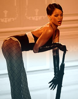  Rihanna ― Umbrella (Colorized)