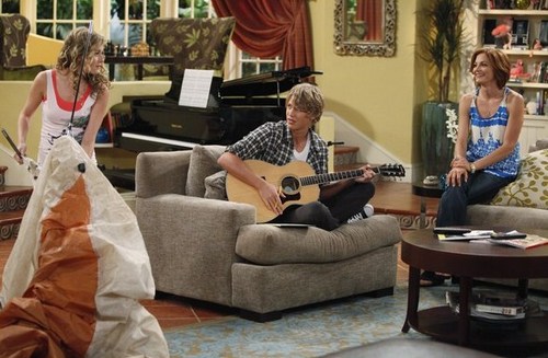 Austin in "Ruby and The Rockits" - Episodic Stills