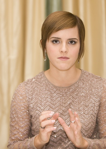  Emma Watson At Deathly Hallows 2 Press Conference Portraits