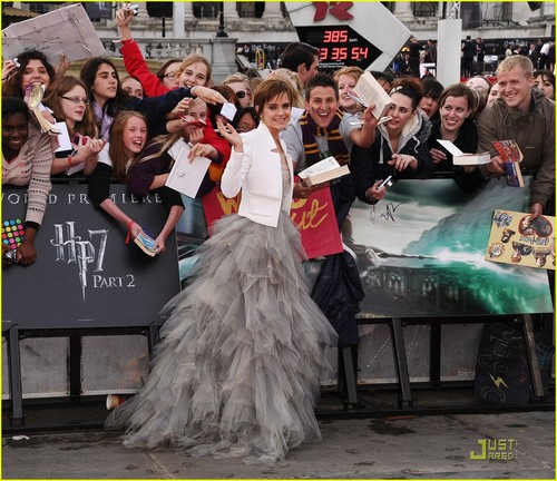  Emma Watson: 'Harry Potter' After Party!