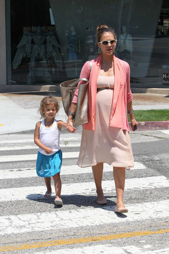  Jessica Alba leaves a boutique in LA with daughter Honor Marie.