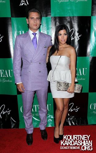 Kourtney Kardashian and Scott Disick at chateau Nightclub and Gardens at Paris Hotel and Casino.