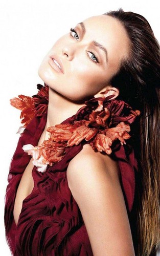  Olivia Wilde Glams Up Marie Claire August 2011