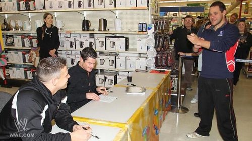  Signing in Adelaide, South Australia - Summer 2011