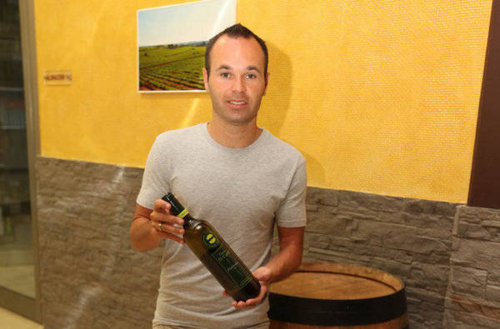  Andrés Iniesta Shows his Wine Cellar