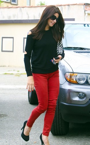  Ashley Greene out for a meeting in W Hollywood (July 12).
