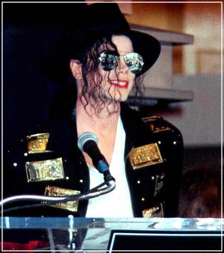  Michael Jackson <3 its all for प्यार !!!