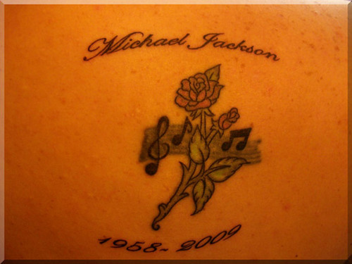  Michael Jackson mga tattoo
