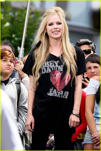  Avril Lavigne: Abbey Dawn 日本 Tee!
