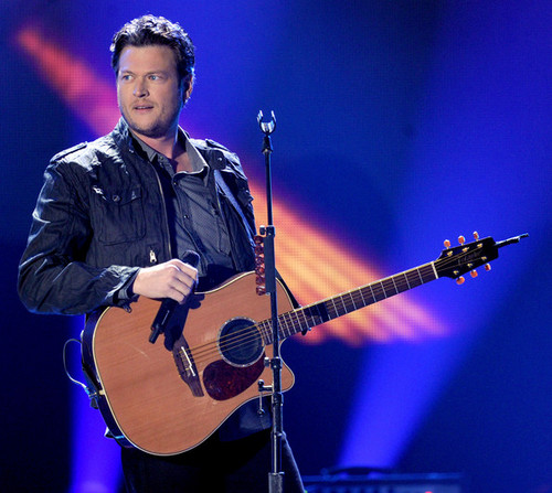  Blake Shelton - American Country Awards 2010 - tunjuk