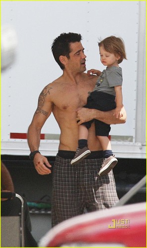  Colin Farrell: Shirtless with Son for 'Total Recall'