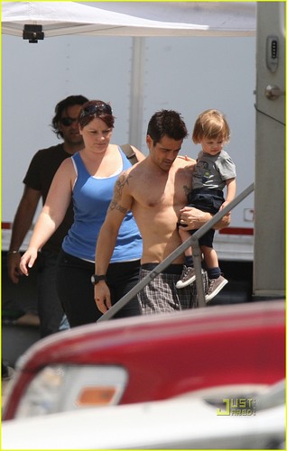  Colin Farrell: Shirtless with Son for 'Total Recall'