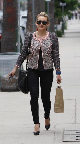 Hilary - Buys dog treats for her dog at Maxwells in Beverly Hills - July 14, 2011  