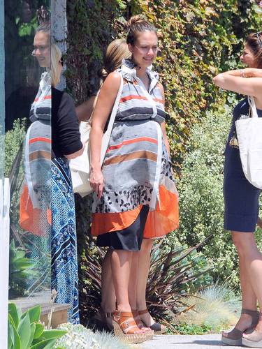  Jessica - Arriving at Jenni Kayne Boutique in West Hollywood - July 10, 2011