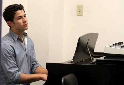  Nick Jonas & Greyson Chance Go To Grammy Camp