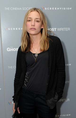  Piper Perabo - The Cinema Society & Screenvision Hosts A Screening Of "The Ghost Writer"