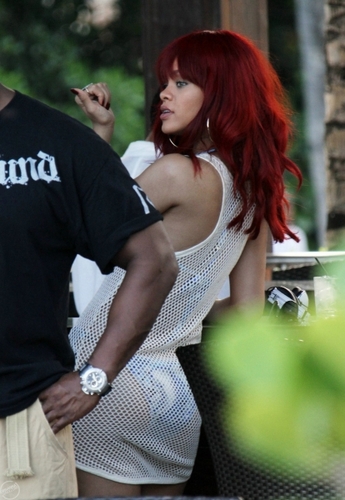  Rihanna - At the Setai Hotel in Miami strand - July 13, 2011
