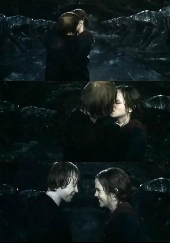  Ron and Hermione किस SPOILER ALERT!