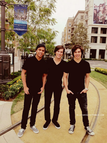  Zach, Cameron,& Mikey<3