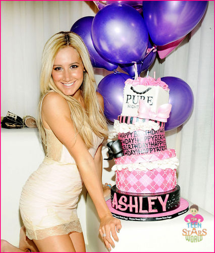  ashley tisdale in her 26th birthday