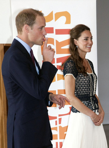  Prince William at the Inner City Arts Youth Project