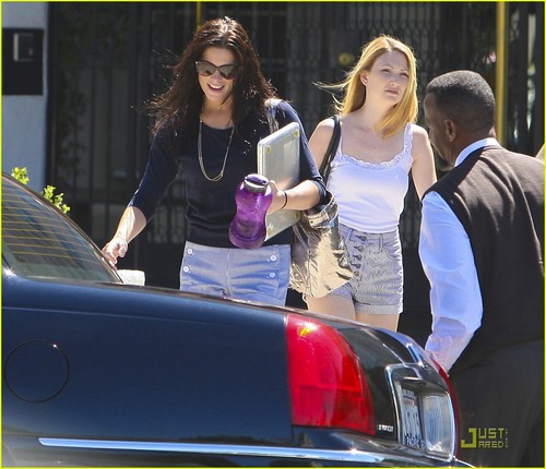  Ashley Greene hangs on tight to her laptop and water bottle as she heads to a photoshoot in Beverly