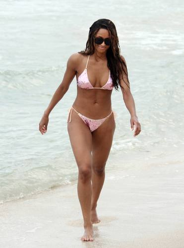  Bikini Miami spiaggia 18 07 2011