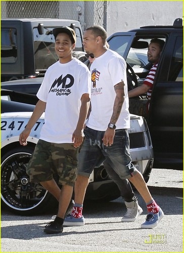  Chris Brown & Justin Bieber: Another Duet in the Works?