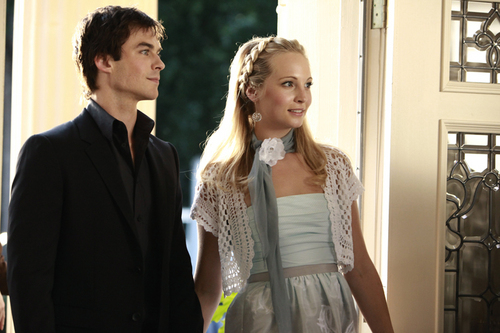  Damon & Caroline