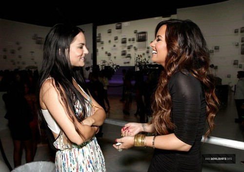 Demi Lovato At HTC Status Social Launch Event With アッシャー [Inside] - July 19