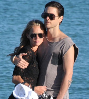  Jared Takes A Stroll At The de praia, praia In St. Tropez With His Ladyfriend (July 18)