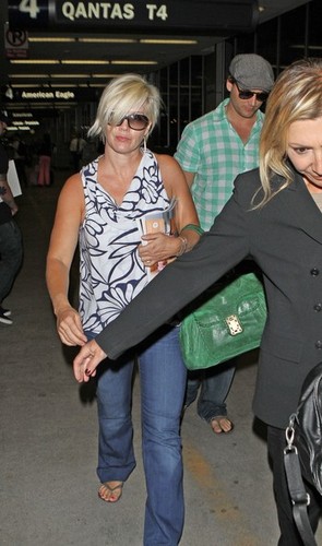  Jennie & Peter arrive at LAX Airport