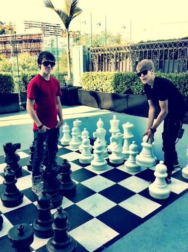  Justin Bieber with Друзья in LA