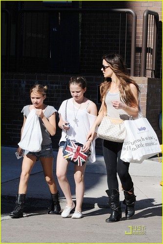  Kate Beckinsale: Shopping with Lily!