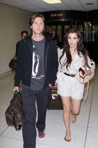  Kim Kardashian Arriving At LAX Airport