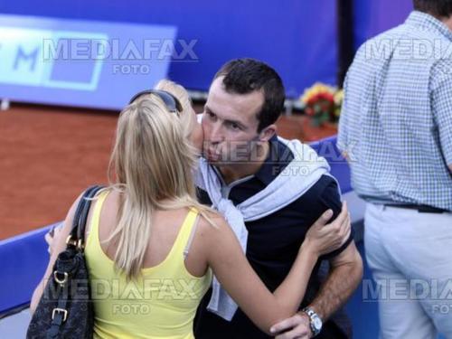 Radek Stepanek kiss with Inna Puhajkova (Jagr girlfriend)