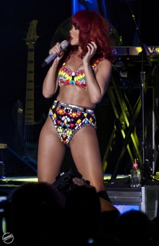  Rihanna - LoudTour (2011) Atlanta, GA - July 12, 2011