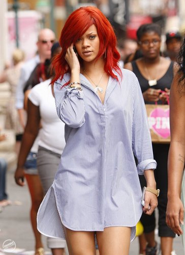 Rihanna - Wiht Melissa out and about in New York City - July 18, 2011