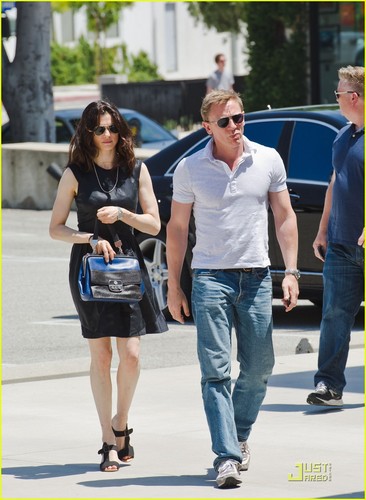  Daniel Craig & Rachel Weisz: Dress Shopping!