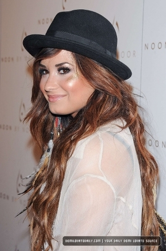  Demi - The Noon سے طرف کی Noor Launch Event - July 20, 2011