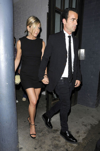  Jennifer Anniston and Justin Theroux spotted leaving Shoreditch House in 伦敦