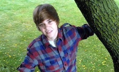  Justin In His Hometown Stratford oleh Micah Smith