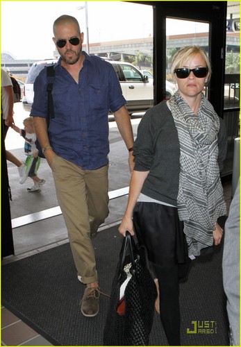  Reese Witherspoon: LAX Liftoff with Jim Toth!