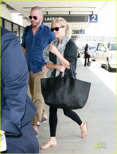  Reese Witherspoon: LAX Liftoff with Jim Toth!