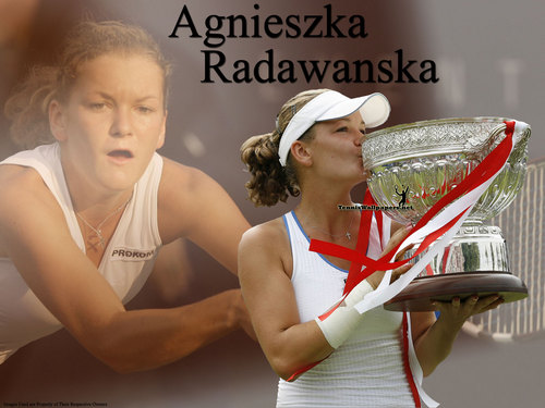  Agnieszka Radwańska in Trophy Kiss