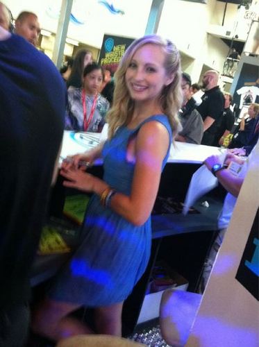  Candice at Comic Con Signing